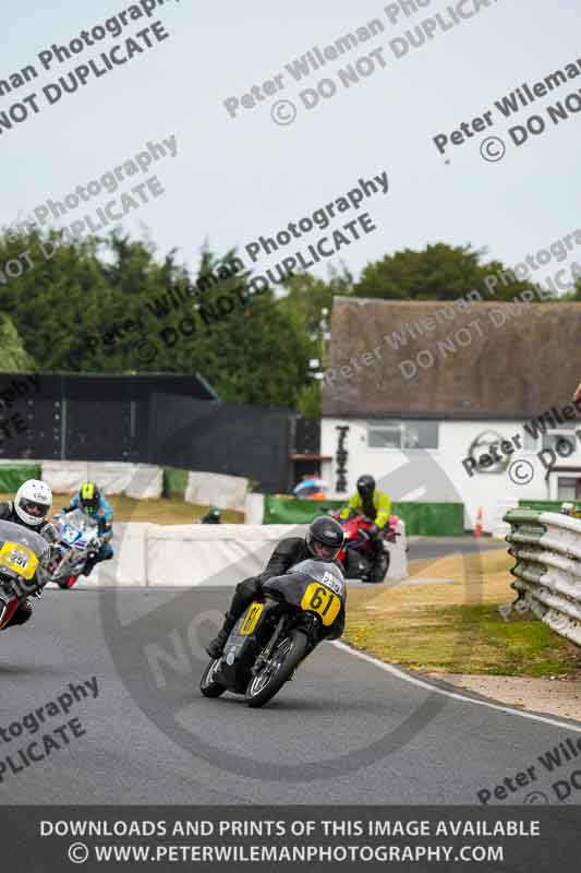 Vintage motorcycle club;eventdigitalimages;mallory park;mallory park trackday photographs;no limits trackdays;peter wileman photography;trackday digital images;trackday photos;vmcc festival 1000 bikes photographs